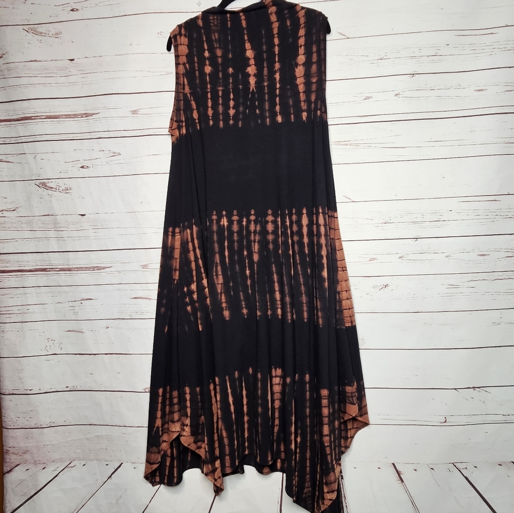 Snapdragon & Twig Asymmetrical Sleeveless Black and Orange Tie-Dye Dress - Picture 8 of 11